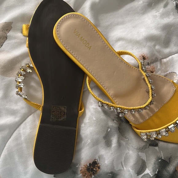 Brand new slipper with no tag , size 41 - Picture 2 of 3